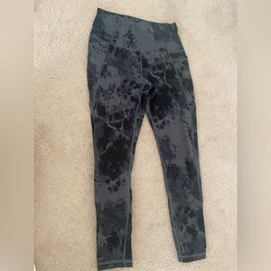 Grey/Blue-ish tie dye leggings • size small or medium